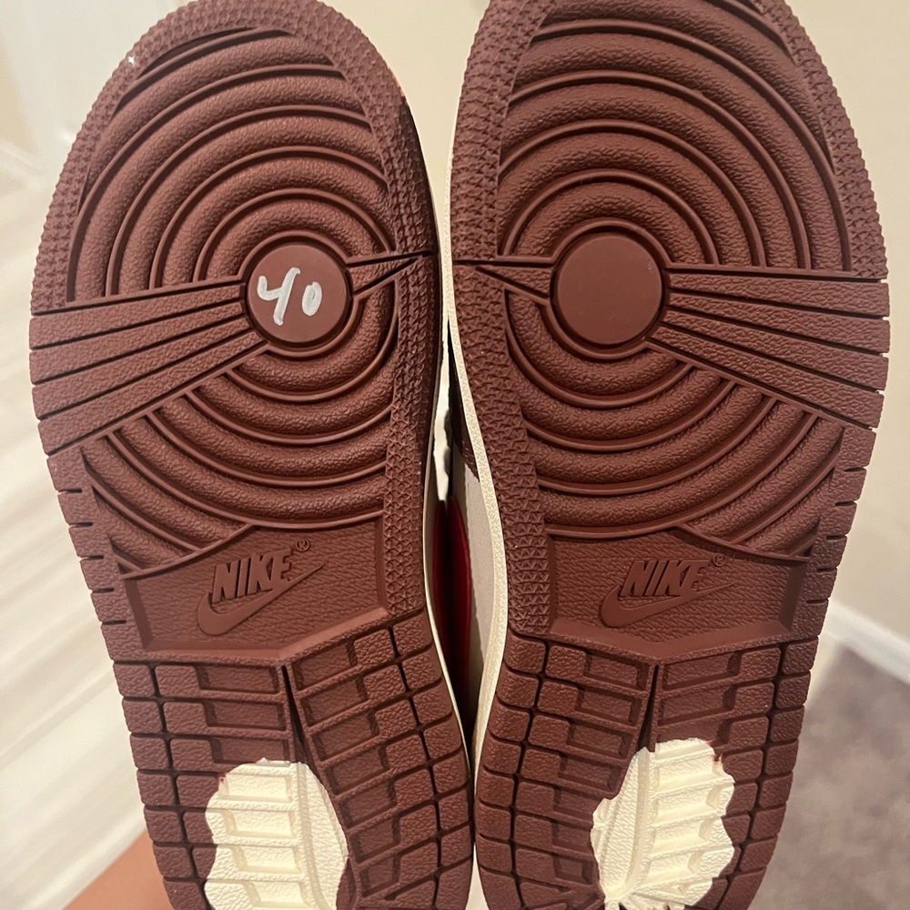 Jordan AJ 1 MID SE UNI YOUTH Sneakers in Red and Brown - Picture 4 of 4